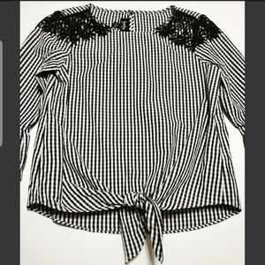 🏠 Tops Black and White Gingham  Size S NWT
